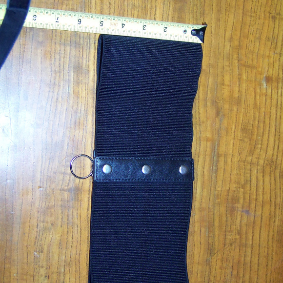 Wide Black Stretch Belt - Picture 3 of 3